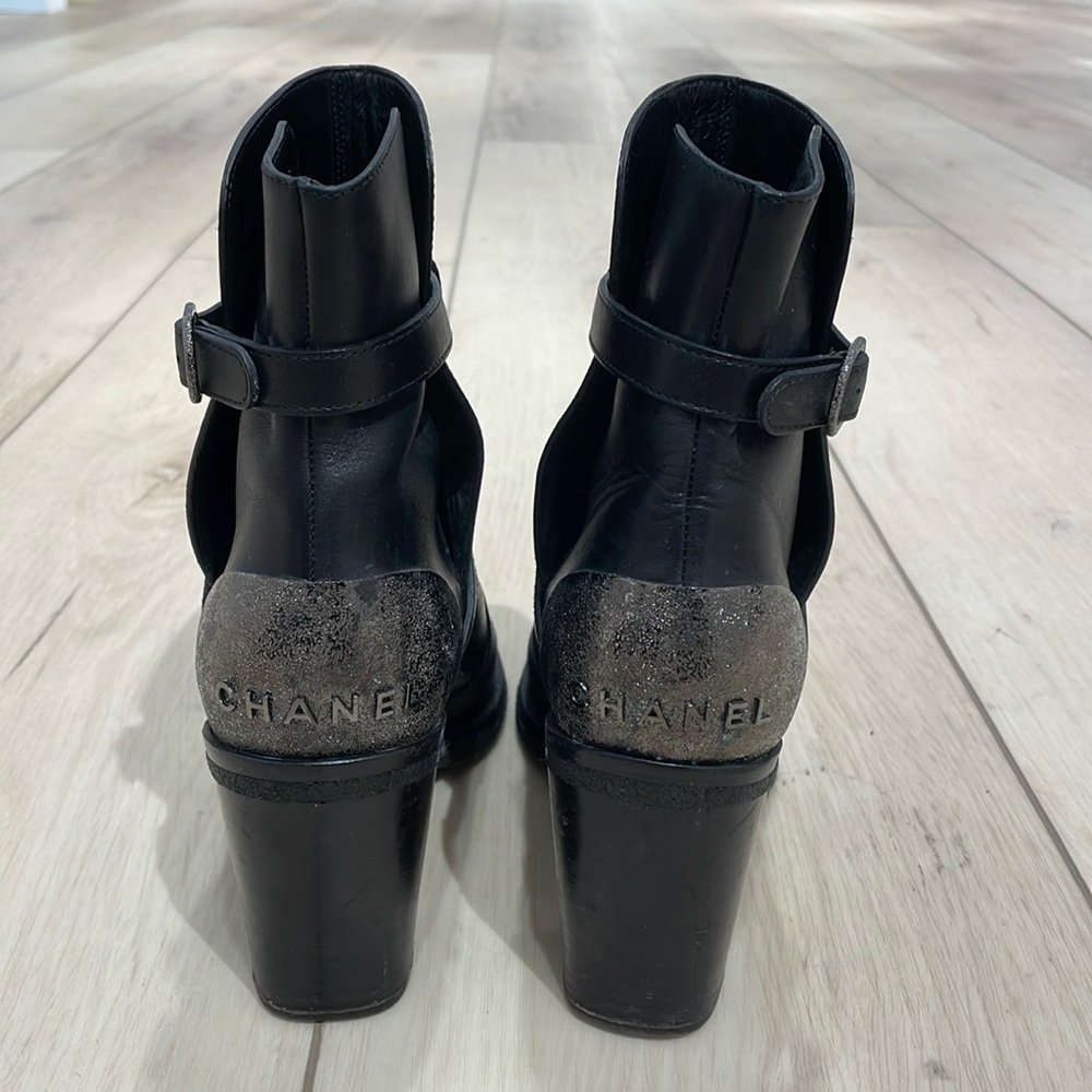 BLACK CHANEL BOOTS